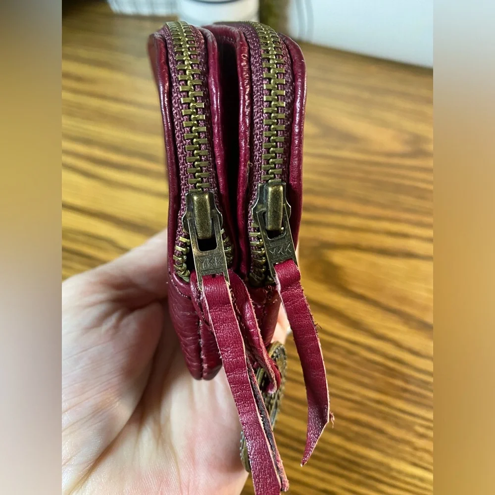 W Red Leather Women's Wallet - Picture 7 of 10